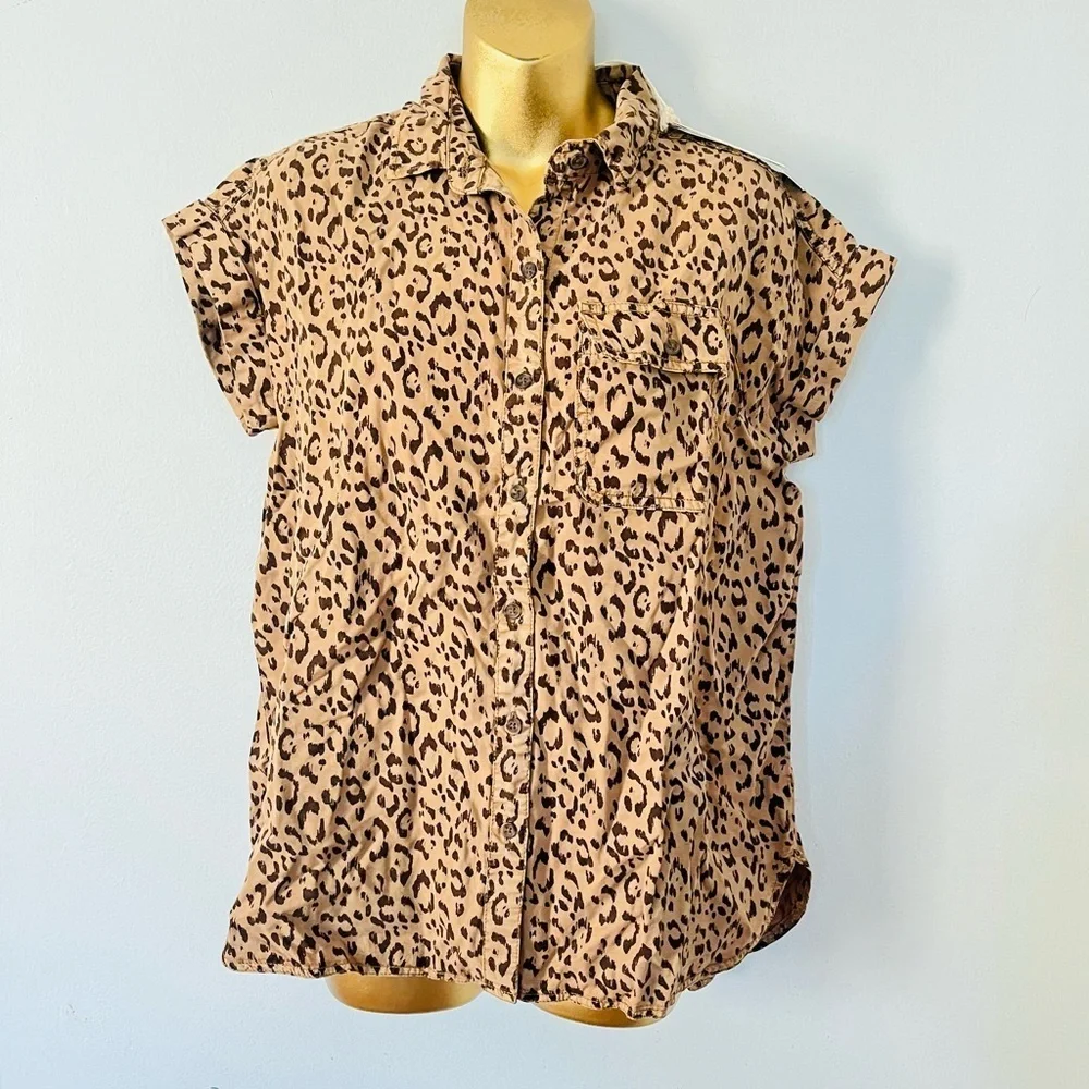 leopard Animal Print short sleeve button up Shirt top - Picture 2 of 5